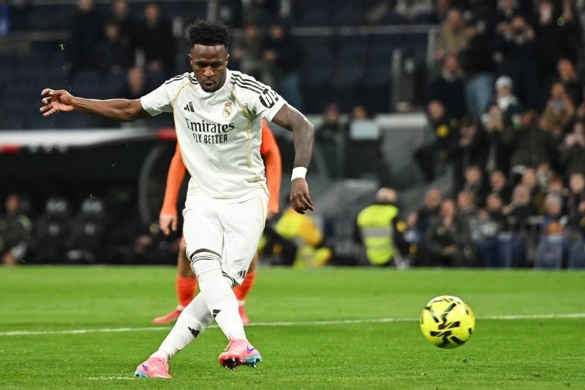 Вини сака нов договор, но инсистира на поголема плата која Реал не му ја дава